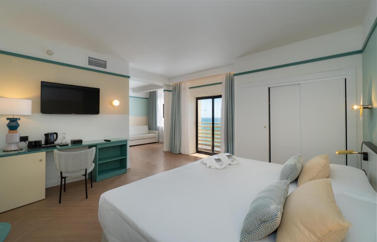 Suite Junior (3 adultos + 1 niño)