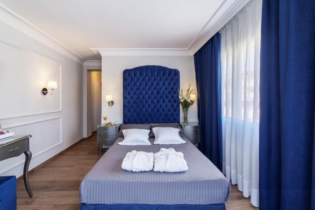 Double or Twin Room Sea View