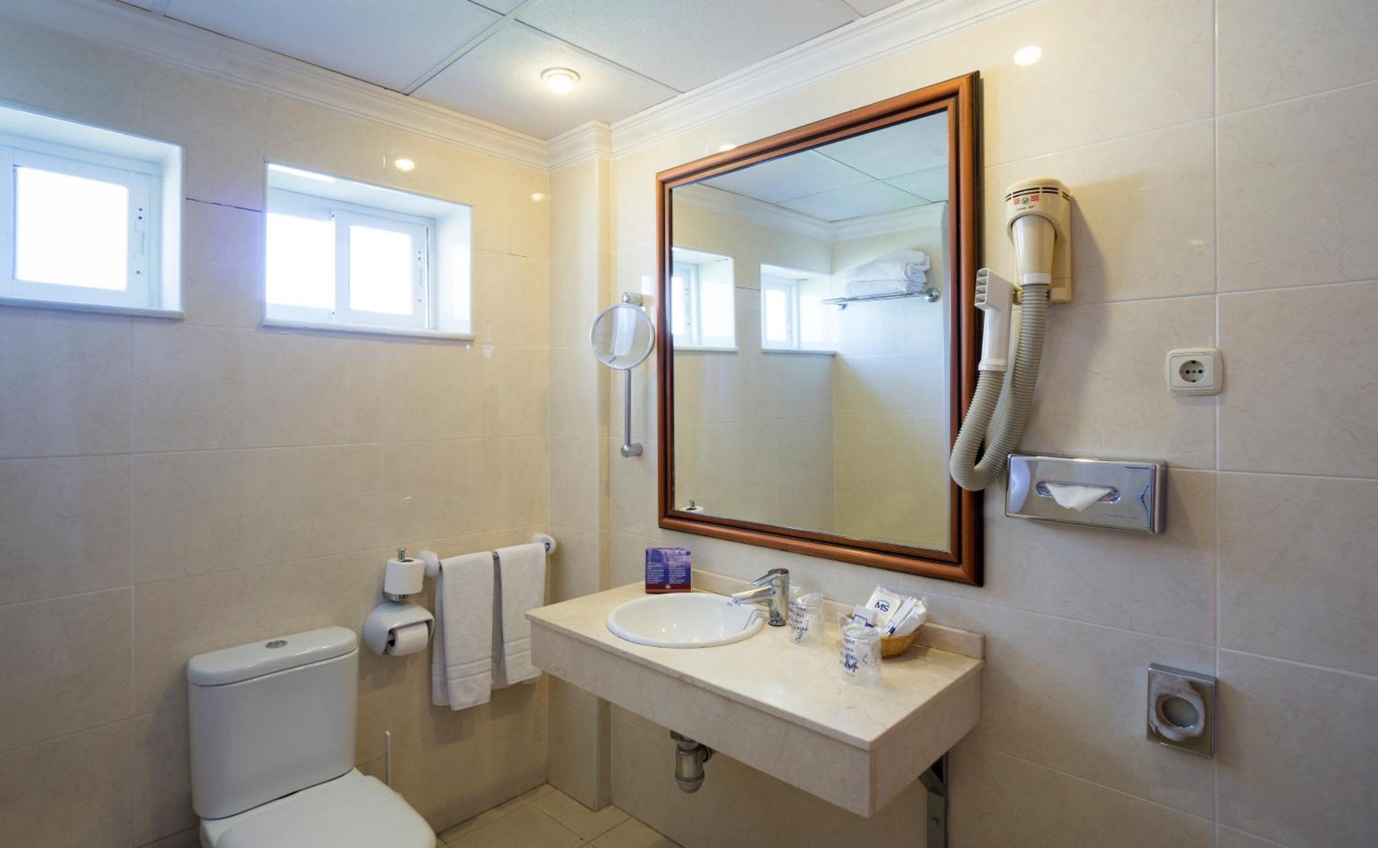 Habitación Doble con vista parcial al mar - 1 o 2 camas