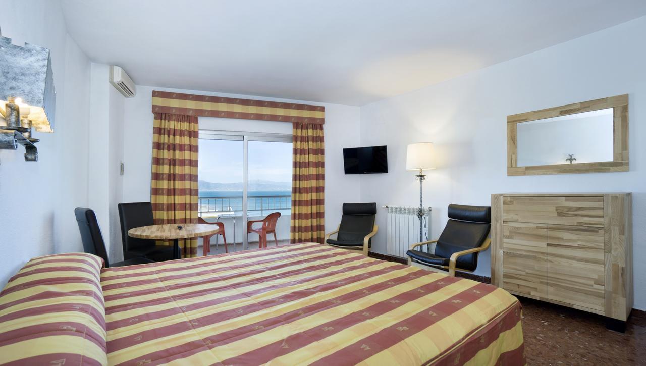 Estudio con vistas laterales al mar (2 adultos + 1 niño)